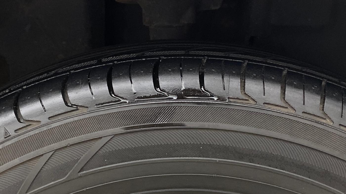 2015 Renault Kwid RXT 0.8, Petrol, Manual, 80,401 km, Right Front Tyre Tread