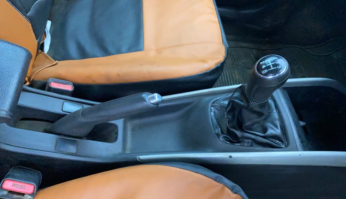 2016 Maruti Baleno ZETA DIESEL 1.3, Diesel, Manual, 1,31,116 km, Gear Lever