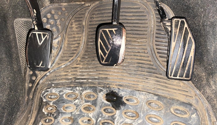 2016 Maruti Baleno ZETA DIESEL 1.3, Diesel, Manual, 1,31,116 km, Pedals