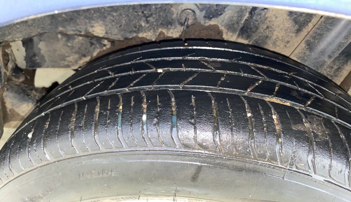 2016 Maruti Baleno ZETA DIESEL 1.3, Diesel, Manual, 1,31,116 km, Left Rear Tyre Tread