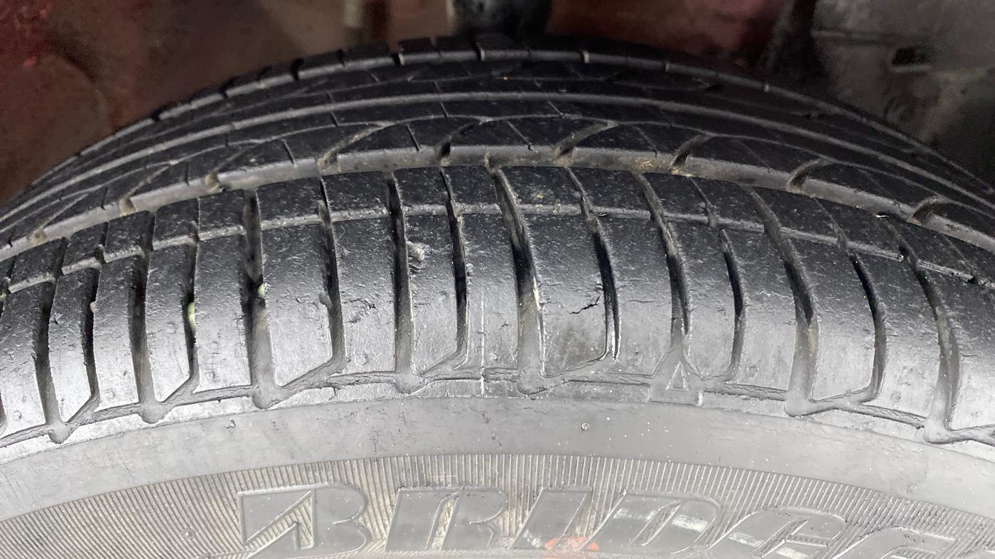 2016 Nissan Micra XV CVT, Petrol, Automatic, 20,724 km, Right Front Tyre Tread