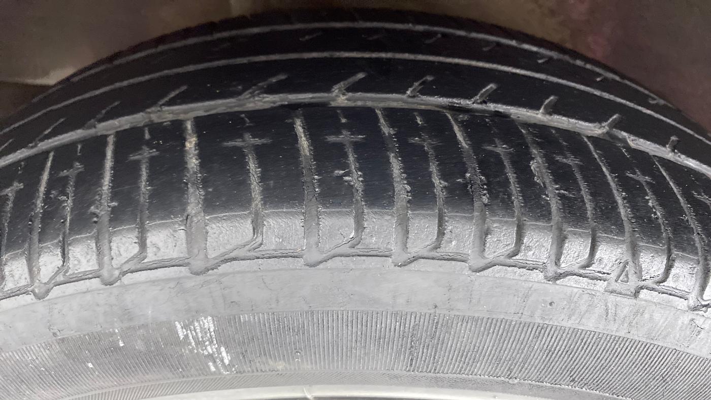 2016 Nissan Micra XV CVT, Petrol, Automatic, 20,724 km, Right Rear Tyre Tread