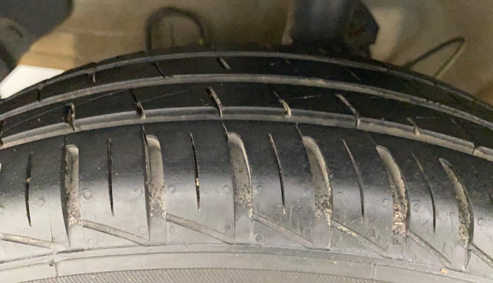 2022 Hyundai NEW SANTRO ERA EXECUTIVE, Petrol, Manual, 38,280 km, Left Front Tyre Tread