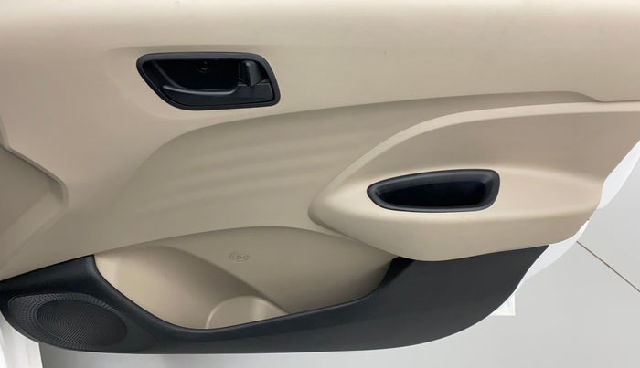 2022 Hyundai NEW SANTRO ERA EXECUTIVE, Petrol, Manual, 38,280 km, Driver Side Door Panels Control