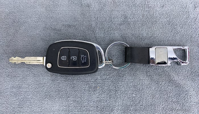 2018 Hyundai Xcent SX 1.2, Petrol, Manual, 11,162 km, Key Close Up