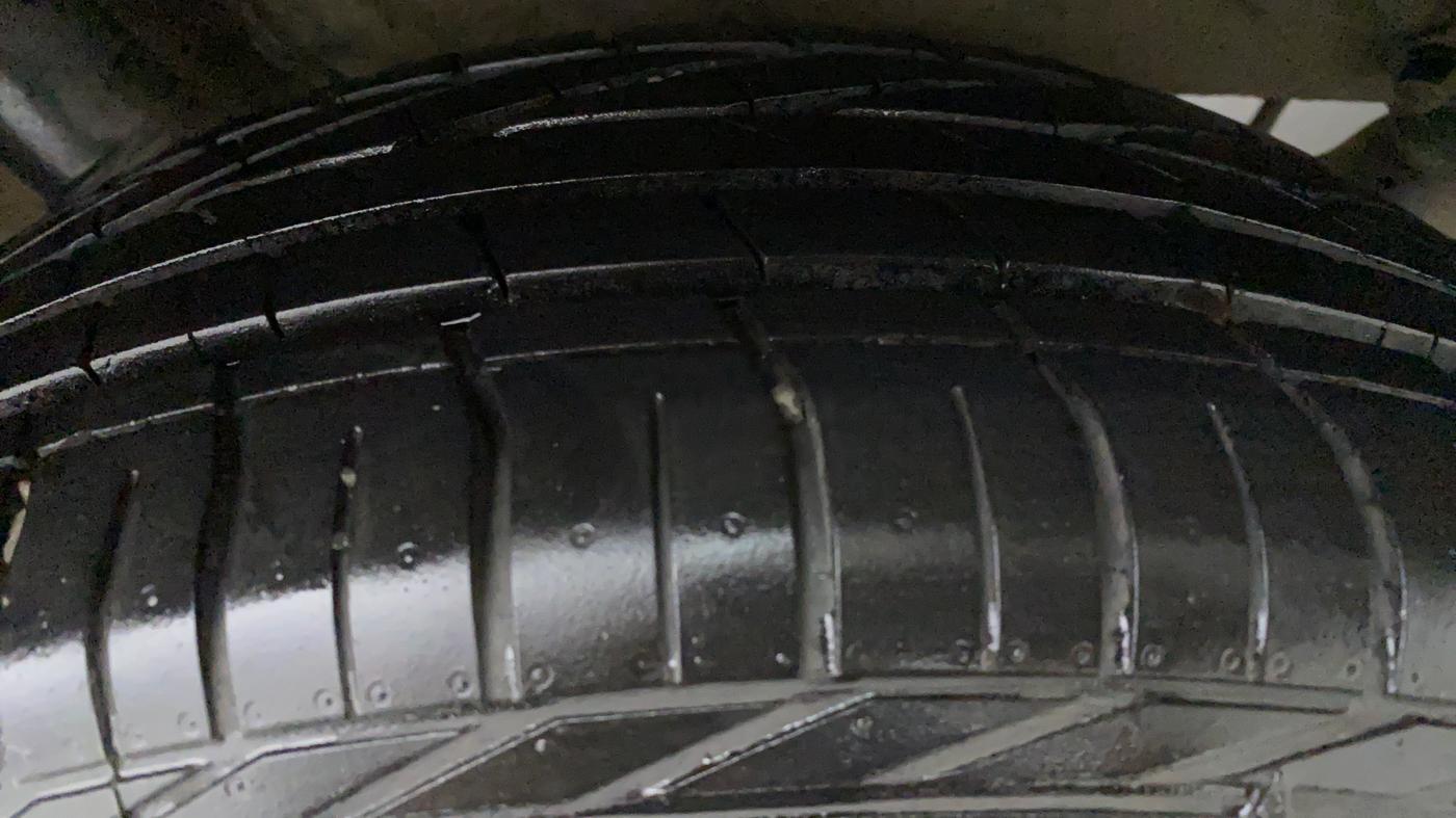 2020 Tata NEXON XZA + 1.2 PETROL A/T, Petrol, Automatic, 15,214 km, Right Front Tyre Tread