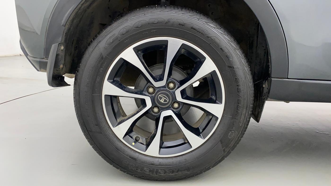 2020 Tata NEXON XZA + 1.2 PETROL A/T, Petrol, Automatic, 15,214 km, Right Rear Wheel