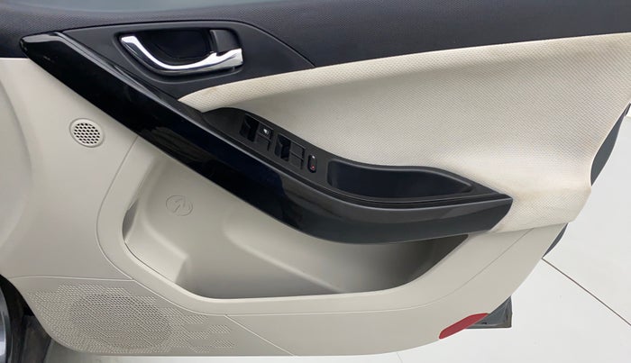 2020 Tata NEXON XZA + 1.2 PETROL A/T, Petrol, Automatic, 15,214 km, Driver Side Door Panels Control