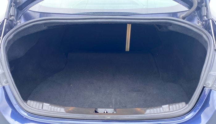 2014 Jaguar XF 3.0 S V6, Diesel, Automatic, 31,523 km, Boot Inside