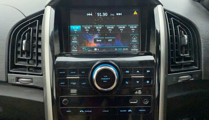 2018 Mahindra XUV500 W9, Diesel, Manual, 70,203 km, Infotainment System