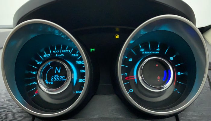 2018 Mahindra XUV500 W9, Diesel, Manual, 70,203 km, Odometer Image
