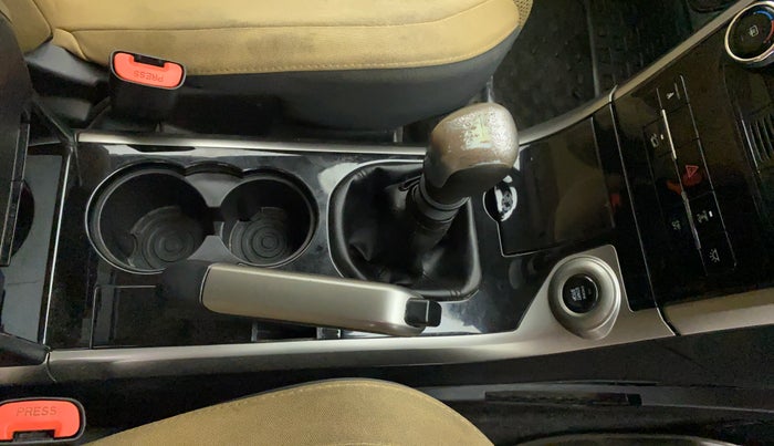 2018 Mahindra XUV500 W9, Diesel, Manual, 70,203 km, Gear Lever