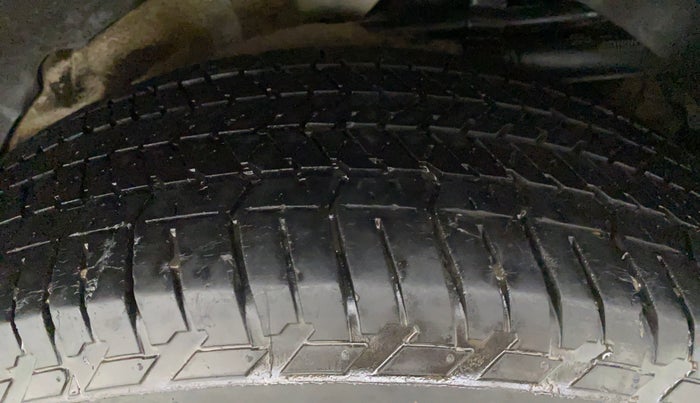 2018 Mahindra XUV500 W9, Diesel, Manual, 70,203 km, Left Rear Tyre Tread