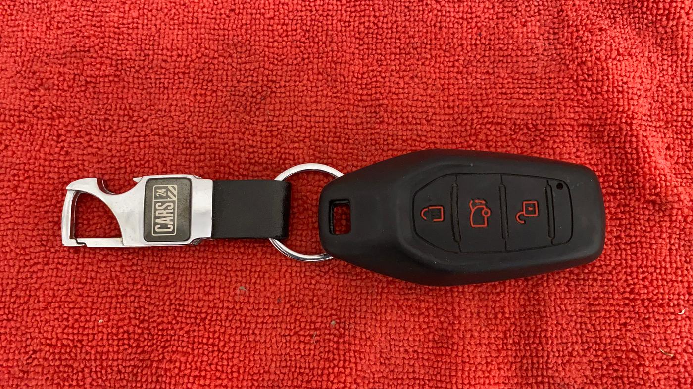2018 Mahindra XUV500 W9, Diesel, Manual, 70,203 km, Key Close Up