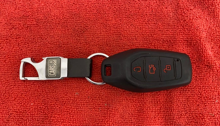 2018 Mahindra XUV500 W9, Diesel, Manual, 70,203 km, Key Close Up