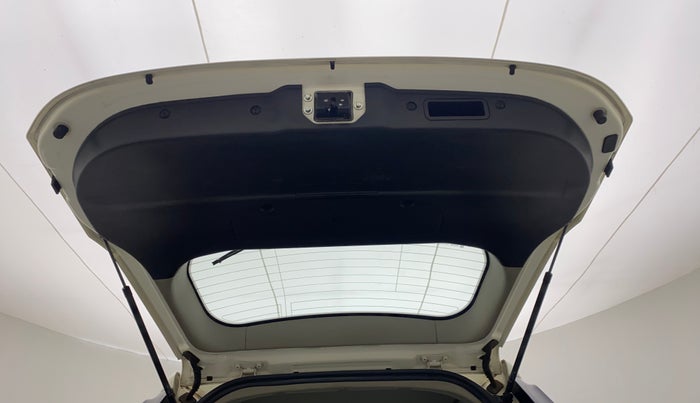 2018 Mahindra XUV500 W9, Diesel, Manual, 70,203 km, Boot Door Open