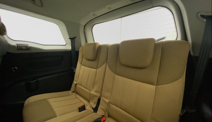 2018 Mahindra XUV500 W9, Diesel, Manual, 70,203 km, Third Seat Row ( optional )