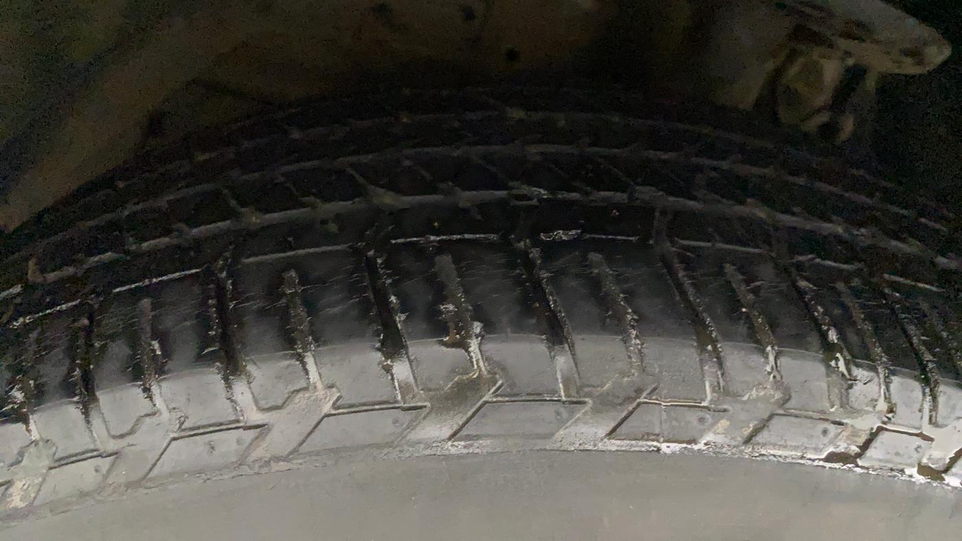 2018 Mahindra XUV500 W9, Diesel, Manual, 70,203 km, Left Front Tyre Tread