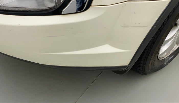 2018 Mahindra XUV500 W9, Diesel, Manual, 70,203 km, Front bumper - Minor scratches