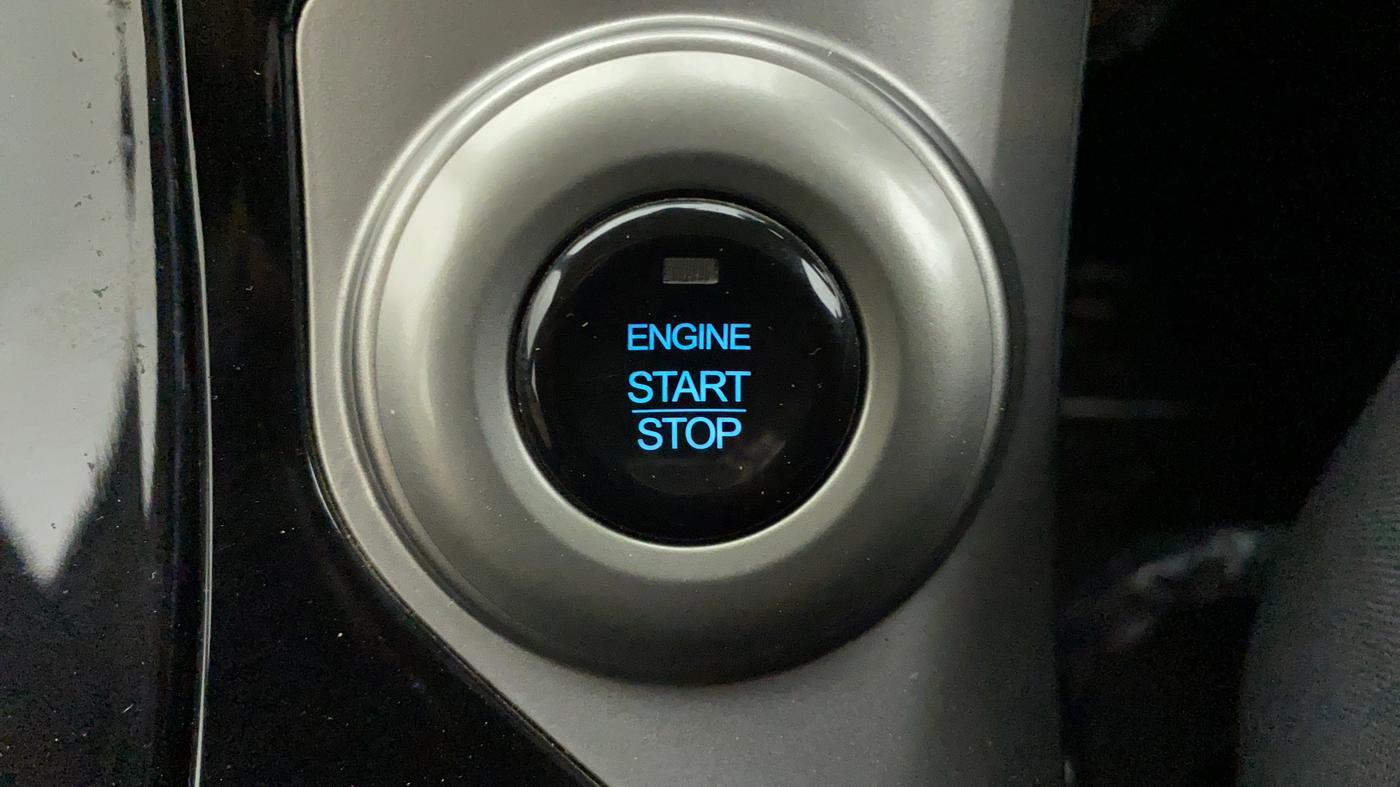 2018 Mahindra XUV500 W9, Diesel, Manual, 70,203 km, Keyless Start/ Stop Button