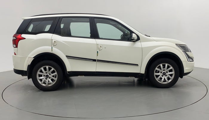 2018 Mahindra XUV500 W9, Diesel, Manual, 70,203 km, Right Side