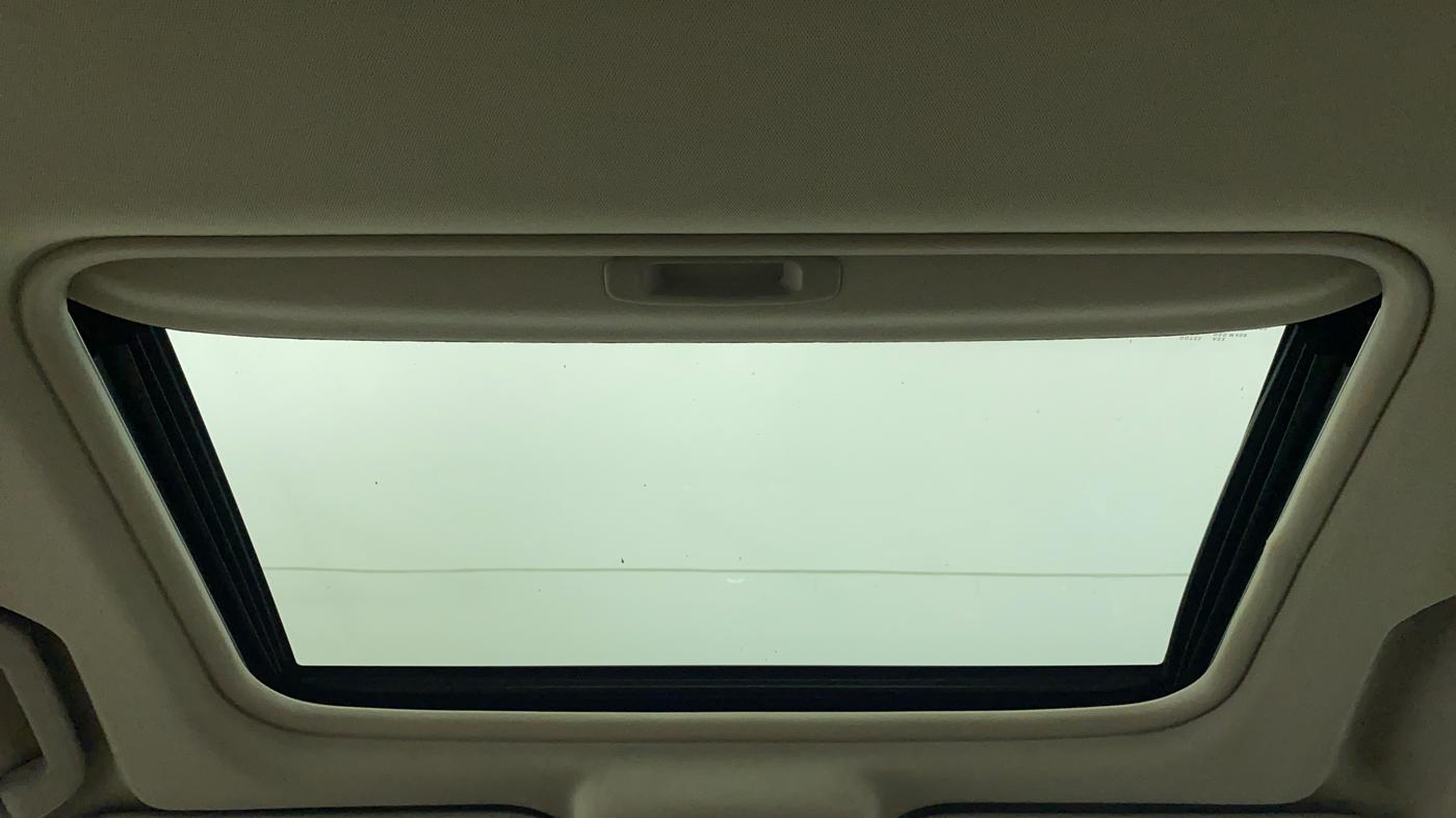 2018 Mahindra XUV500 W9, Diesel, Manual, 70,203 km, Moonroof/ Sunroof