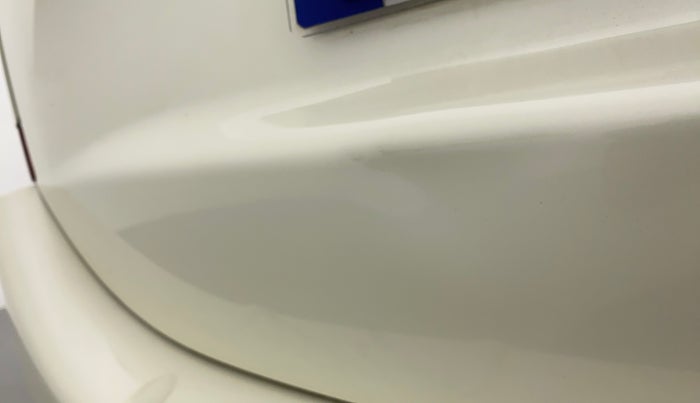 2018 Mahindra XUV500 W9, Diesel, Manual, 70,203 km, Dicky (Boot door) - Slightly dented
