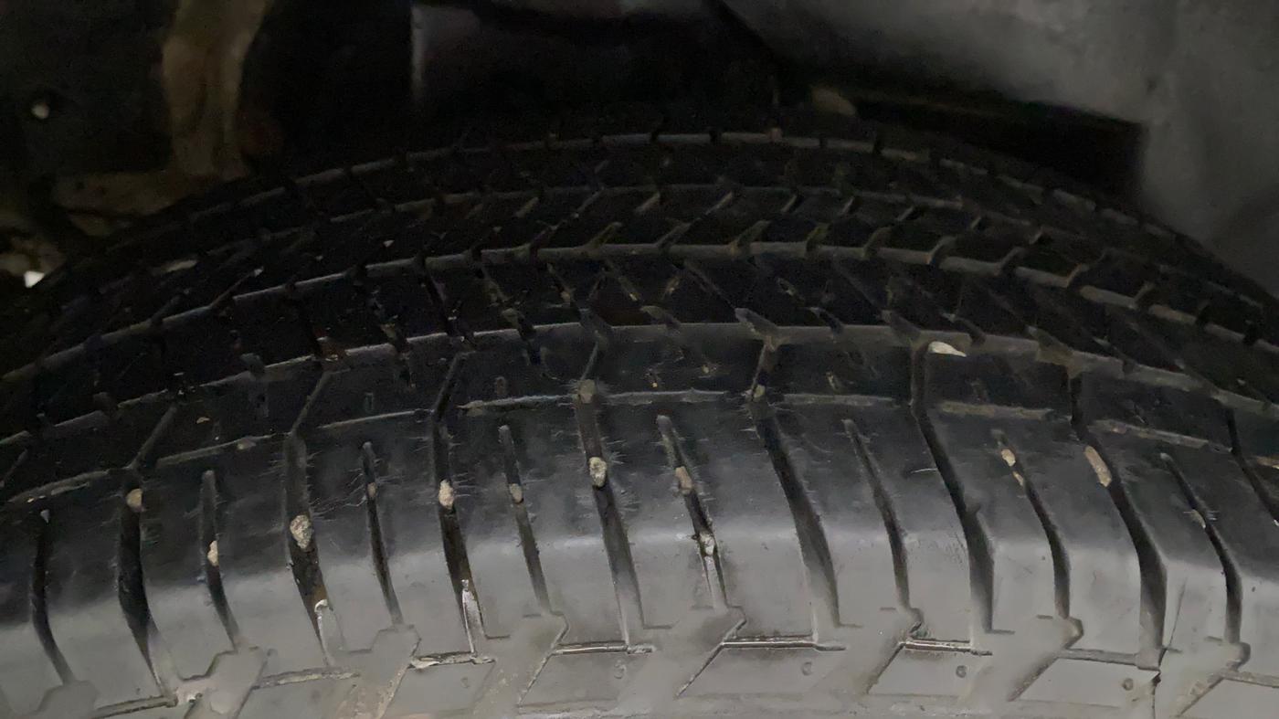 2018 Mahindra XUV500 W9, Diesel, Manual, 70,203 km, Right Rear Tyre Tread