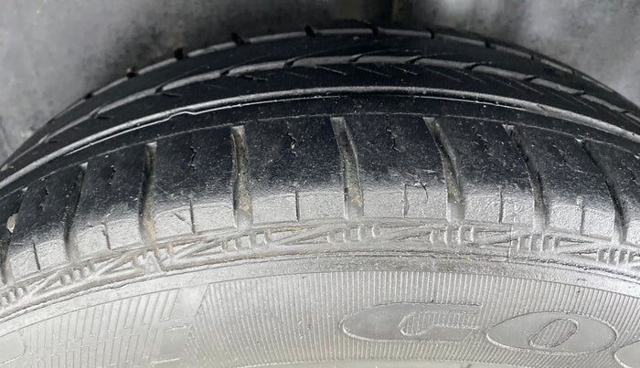 2018 Volkswagen Ameo COMFORTLINE 1.0, Petrol, Manual, 23,990 km, Left Rear Tyre Tread