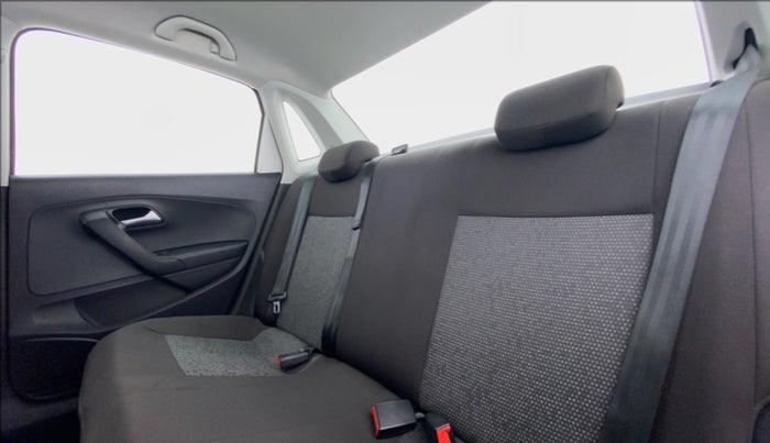 2018 Volkswagen Ameo COMFORTLINE 1.0, Petrol, Manual, 23,990 km, Right Side Rear Door Cabin