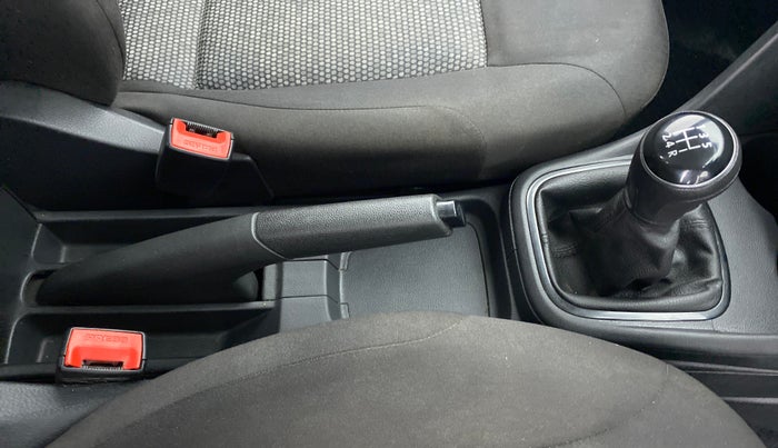 2018 Volkswagen Ameo COMFORTLINE 1.0, Petrol, Manual, 23,990 km, Gear Lever