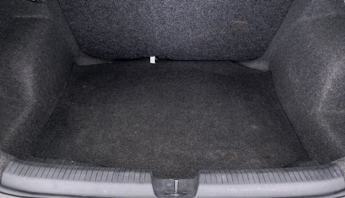 2018 Volkswagen Ameo COMFORTLINE 1.0, Petrol, Manual, 23,990 km, Boot Inside