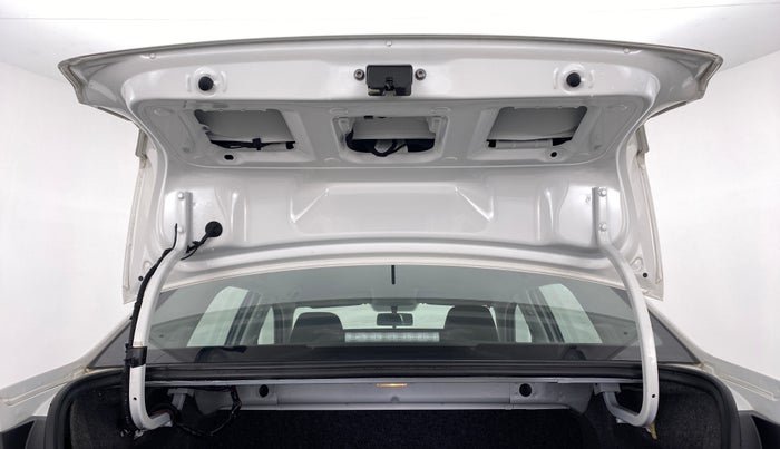 2018 Volkswagen Ameo COMFORTLINE 1.0, Petrol, Manual, 23,990 km, Boot Door Open