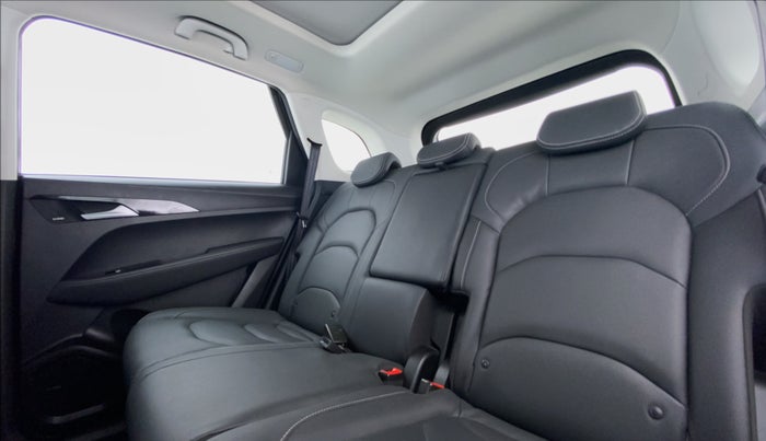 2019 MG HECTOR SHARP 2.0 DIESEL, Diesel, Manual, 14,933 km, Right Side Rear Door Cabin