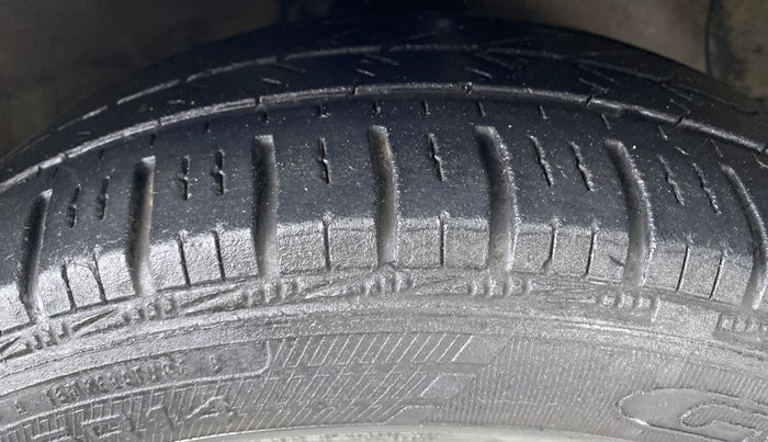 2018 Hyundai Grand i10 SPORTZ 1.2 KAPPA VTVT, Petrol, Manual, 28,653 km, Right Front Tyre Tread
