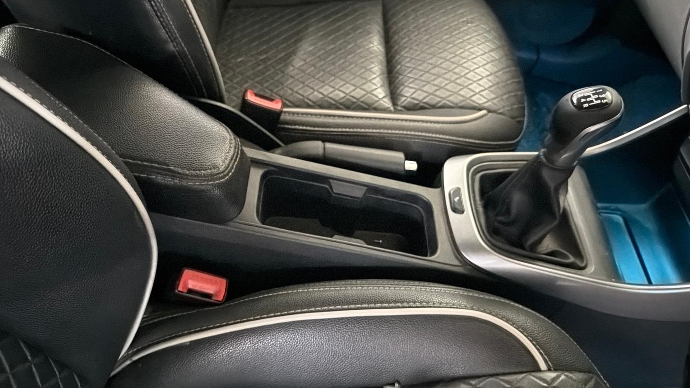 2020 Tata ALTROZ XZ PETROL, Petrol, Manual, 96,492 km, Gear Lever