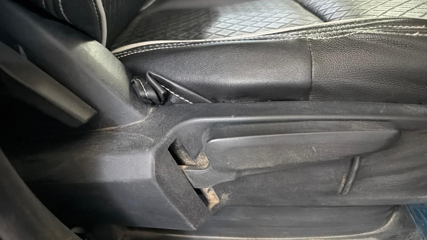 2020 Tata ALTROZ XZ PETROL, Petrol, Manual, 96,492 km, Driver Side Adjustment Panel