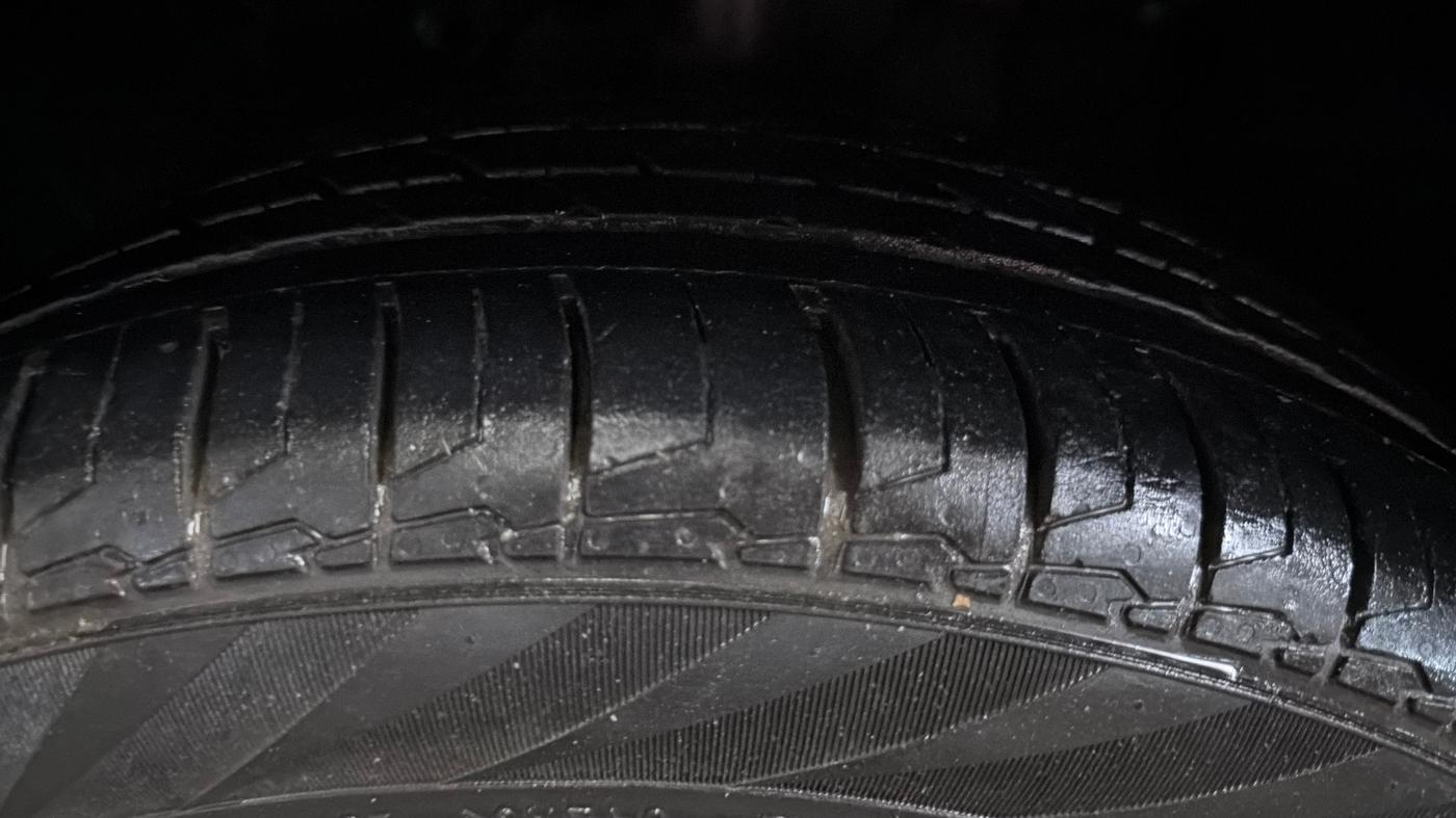 2020 Tata ALTROZ XZ PETROL, Petrol, Manual, 96,492 km, Left Front Tyre Tread