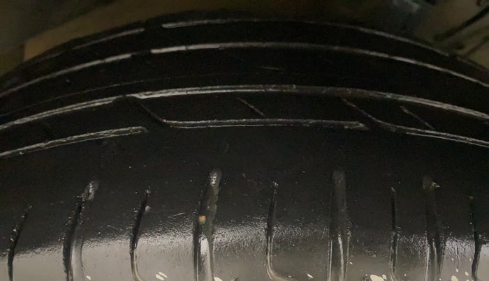 2019 Maruti Vitara Brezza VDI AMT, Diesel, Automatic, 1,53,338 km, Right Front Tyre Tread