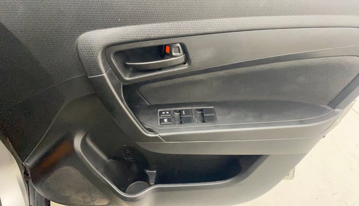2019 Maruti Vitara Brezza VDI AMT, Diesel, Automatic, 1,53,338 km, Driver Side Door Panels Control