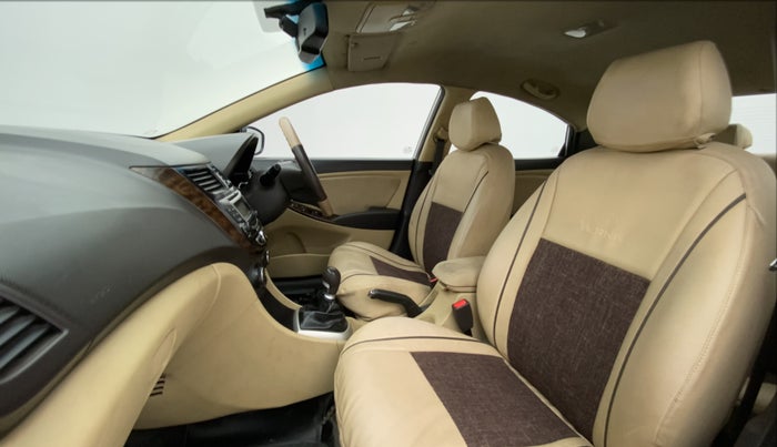 2012 Hyundai Verna FLUIDIC 1.6 SX VTVT, CNG, Manual, 79,618 km, Right Side Front Door Cabin
