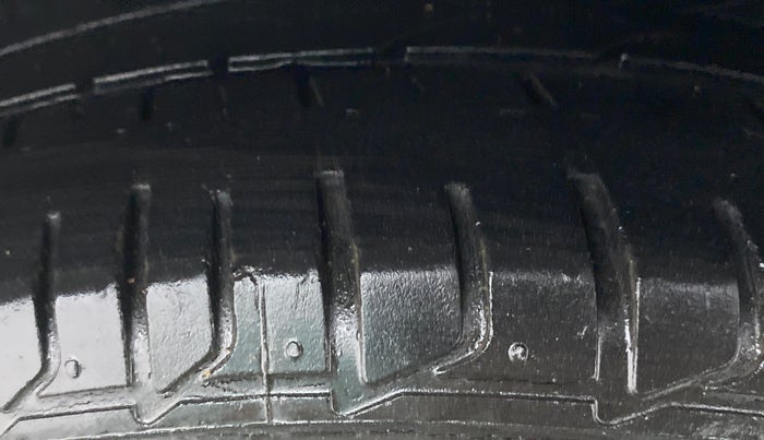 2012 Hyundai Verna FLUIDIC 1.6 SX VTVT, CNG, Manual, 79,618 km, Left Rear Tyre Tread