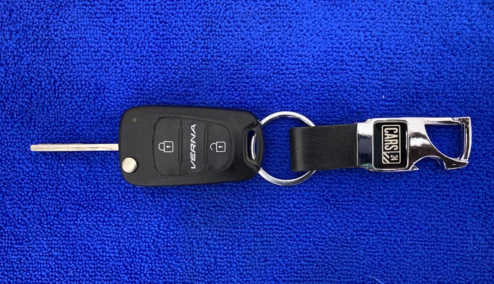 2012 Hyundai Verna FLUIDIC 1.6 SX VTVT, CNG, Manual, 79,618 km, Key Close Up