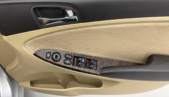 2012 Hyundai Verna FLUIDIC 1.6 SX VTVT, CNG, Manual, 79,618 km, Driver Side Door Panels Control