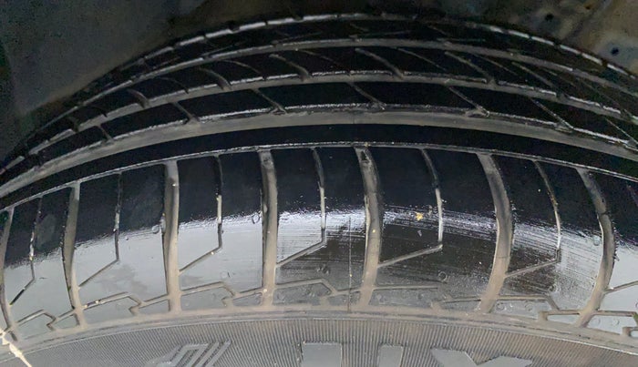 2016 Maruti Vitara Brezza LDI, Diesel, Manual, 58,847 km, Right Front Tyre Tread