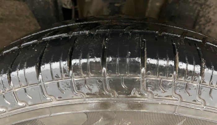 2021 Renault TRIBER RXL MT, Petrol, Manual, 52,280 km, Right Front Tyre Tread