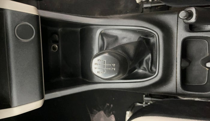 2021 Renault TRIBER RXL MT, Petrol, Manual, 52,280 km, Gear Lever