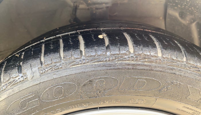 2020 Hyundai Grand i10 MAGNA 1.2 KAPPA VTVT, Petrol, Manual, 13,254 km, Right Front Tyre Tread