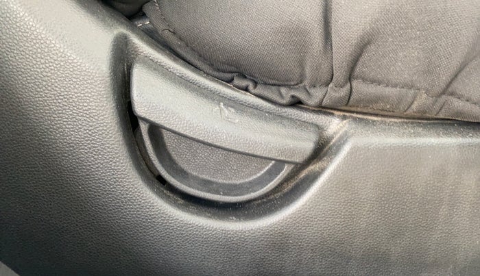 2020 Hyundai Grand i10 MAGNA 1.2 KAPPA VTVT, Petrol, Manual, 13,254 km, Driver Side Adjustment Panel