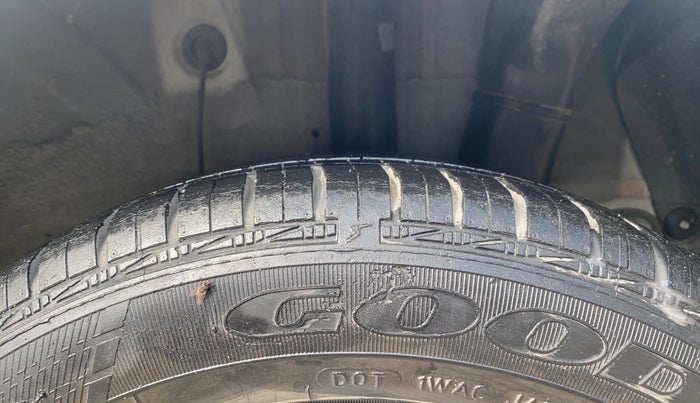 2020 Hyundai Grand i10 MAGNA 1.2 KAPPA VTVT, Petrol, Manual, 13,254 km, Left Rear Tyre Tread